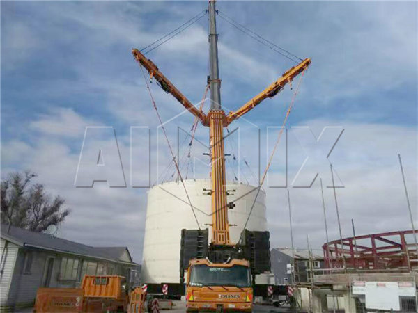 Installation of a cement silo