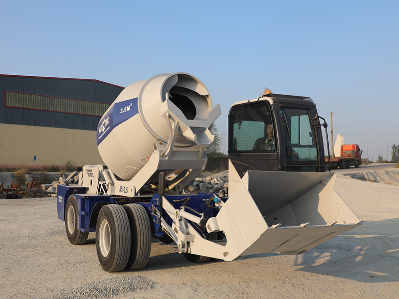 Self Loading Concrete Mixing Truck